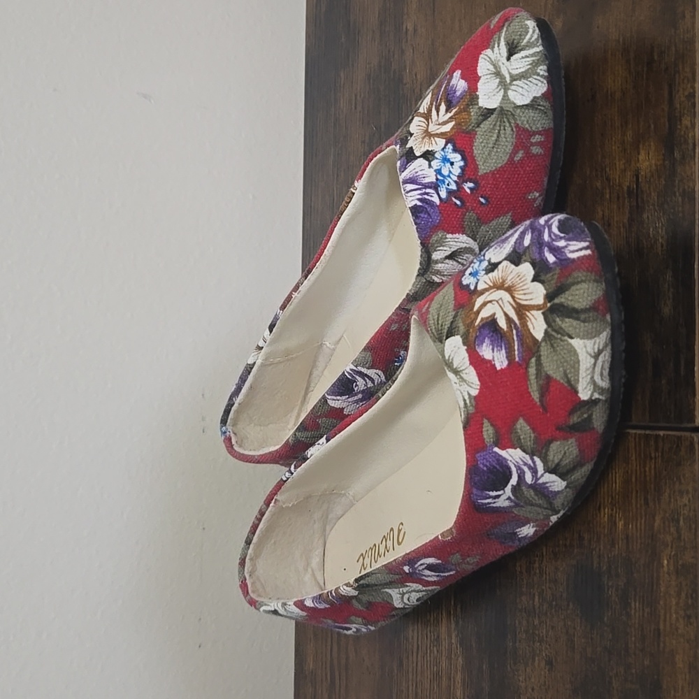 Womens Red Floral Ballet Flats Size 41/9.5